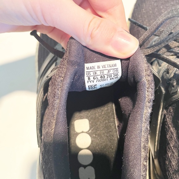 Adidas Ultraboost in Black - Picture 8 of 10